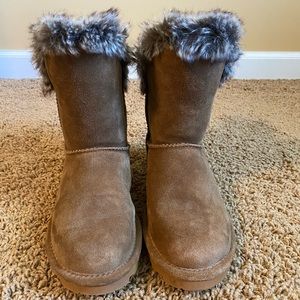 Ladies bear paw boots